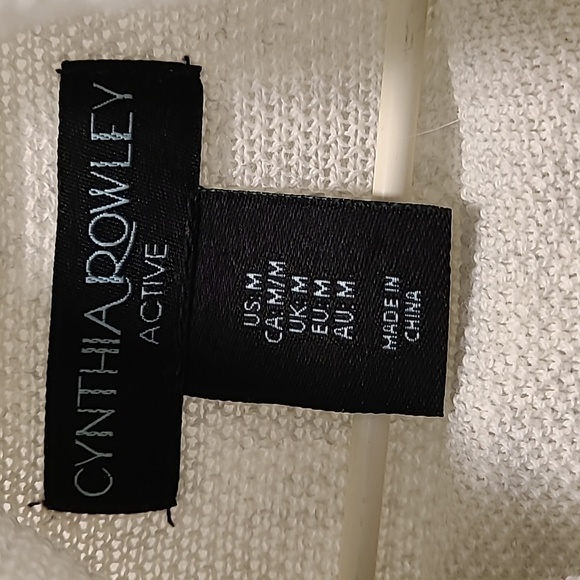 EUC s.M Cynthia Rowley Active batwing sweater - Picture 2 of 5
